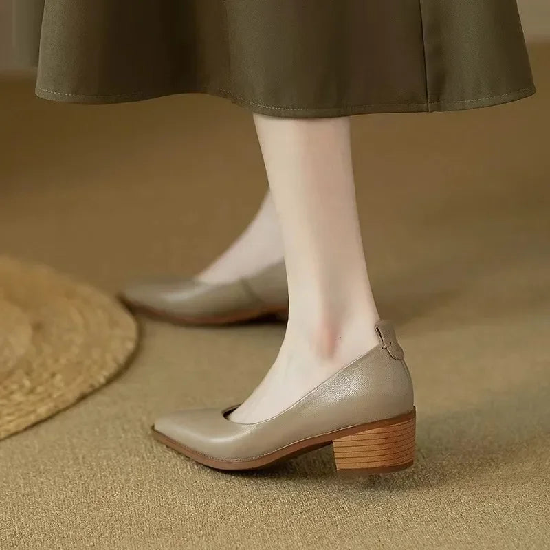 Helen Classic Pumps