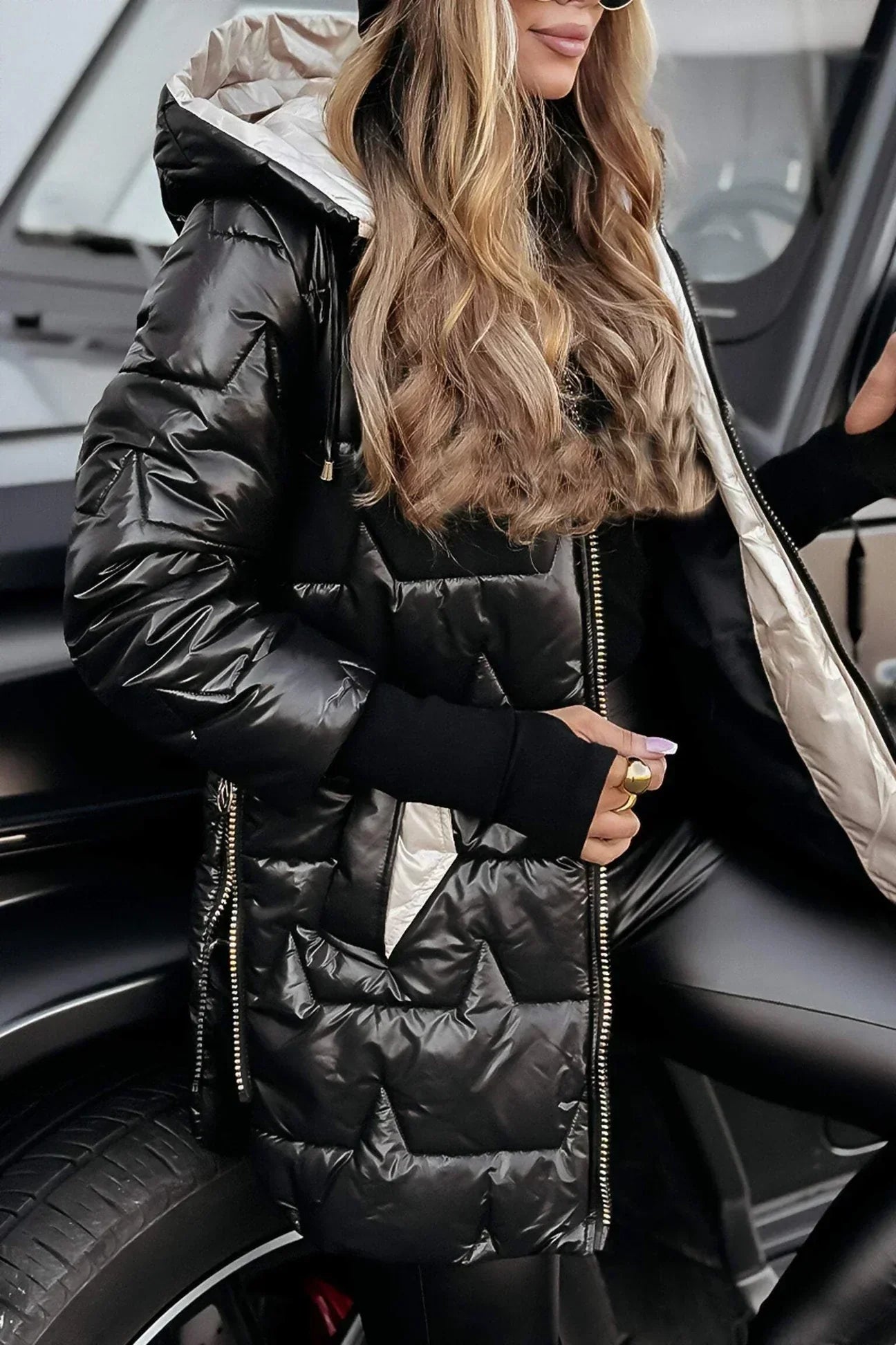 Lina | Long, warm quilted jacket with a spacious hood