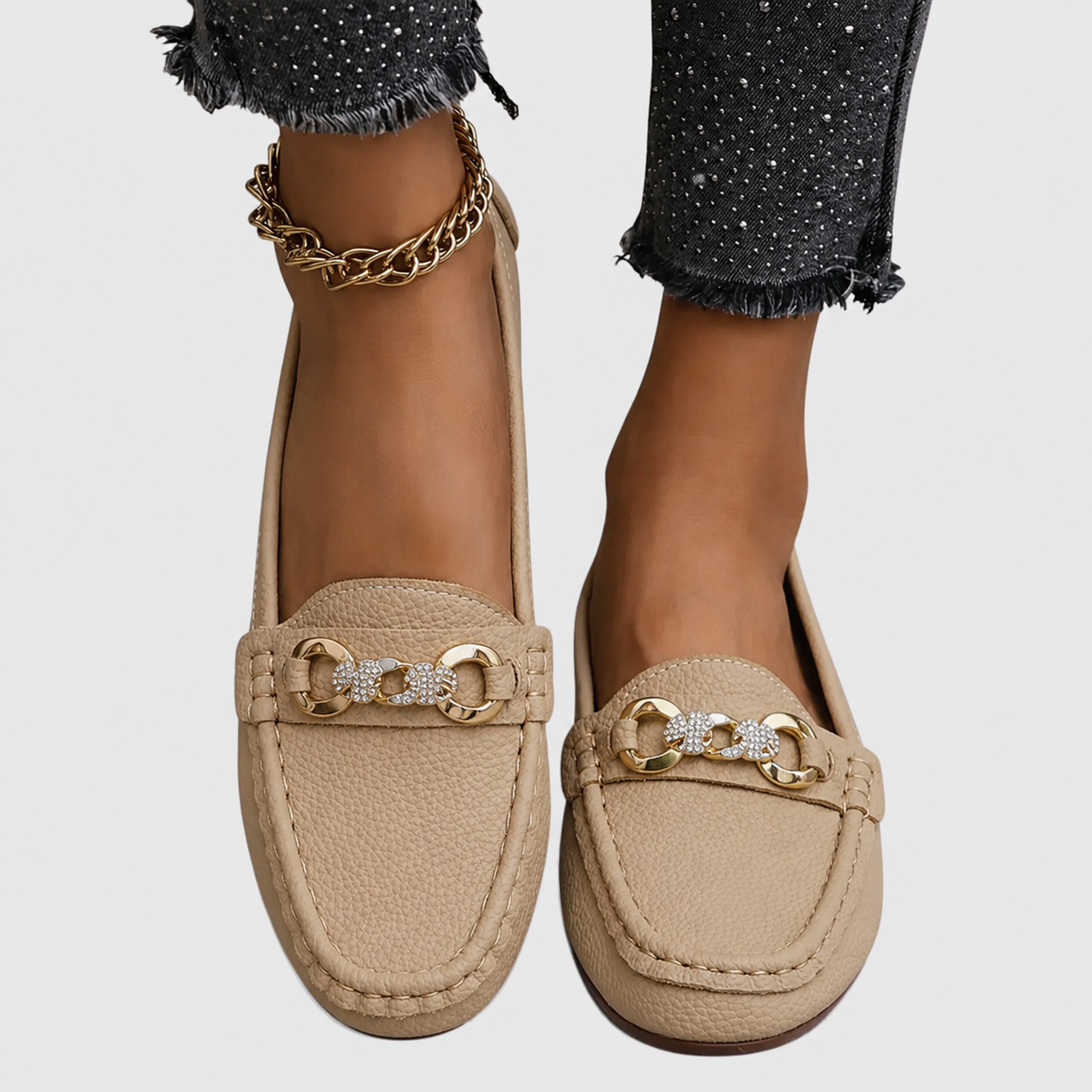 Marlowe | Women's Slip-On Round-Toe Chain-Detail Loafer Flats
