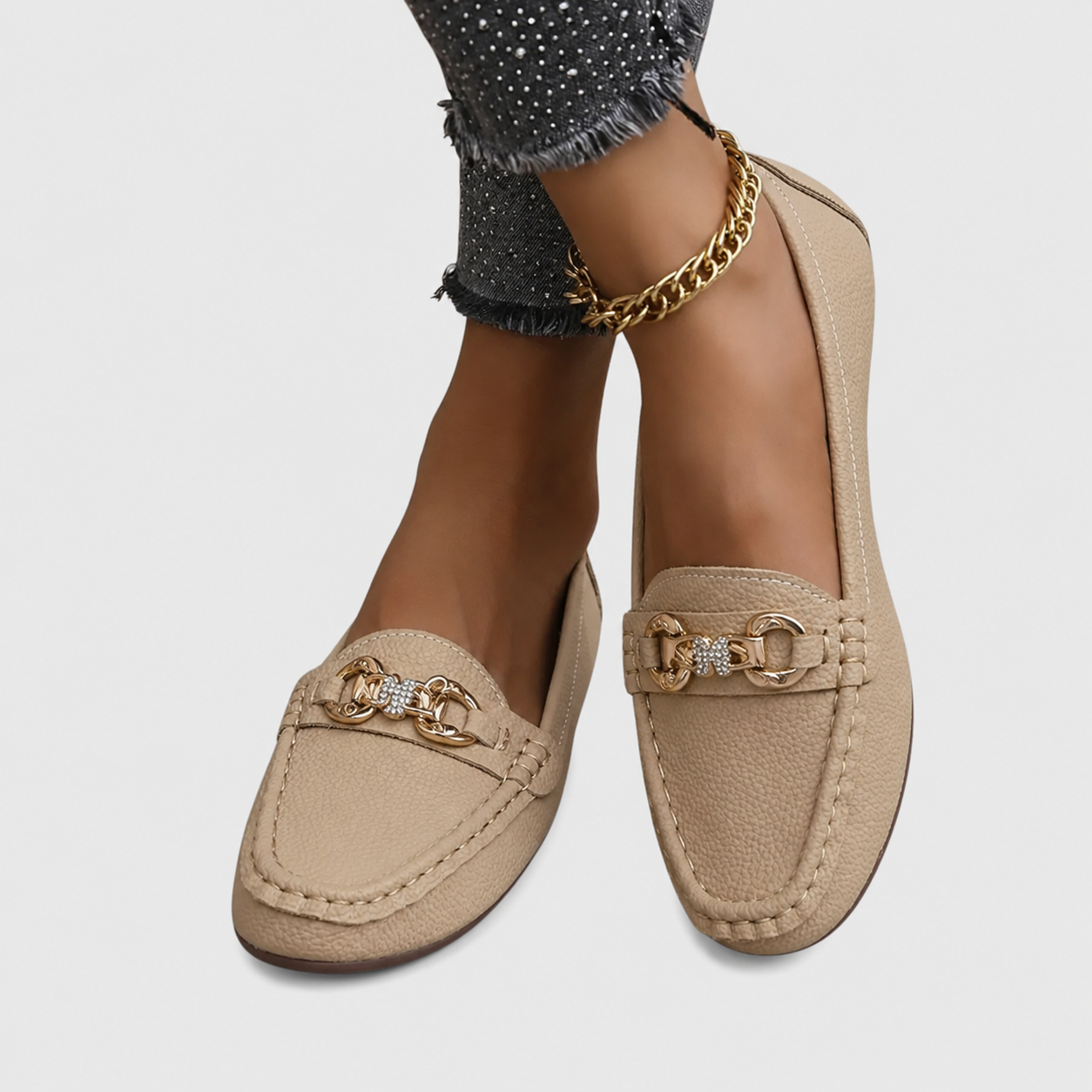 Marlowe | Women's Slip-On Round-Toe Chain-Detail Loafer Flats